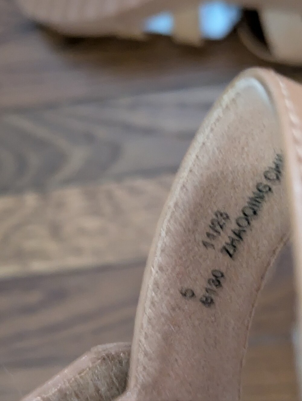 π NWOT Blowfish Malibu Jaylen-k multi-strap platform sandal In "bee honey" - Picture 5 of 6